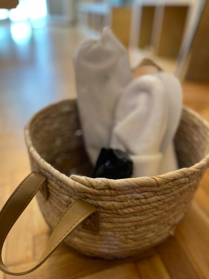 Christina-Anna Athens City Center Walking Distance To Everywhere And Acropolis, In One Of The Most Favorable Locations By National Gardens And Zoo, Hellenic Parliament In Syntagma And Stylish Exquisite Kolonaki Cozy Renovated Apartment Exterior photo