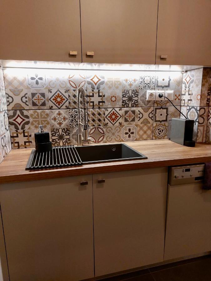 Christina-Anna Athens City Center Walking Distance To Everywhere And Acropolis, In One Of The Most Favorable Locations By National Gardens And Zoo, Hellenic Parliament In Syntagma And Stylish Exquisite Kolonaki Cozy Renovated Apartment Exterior photo