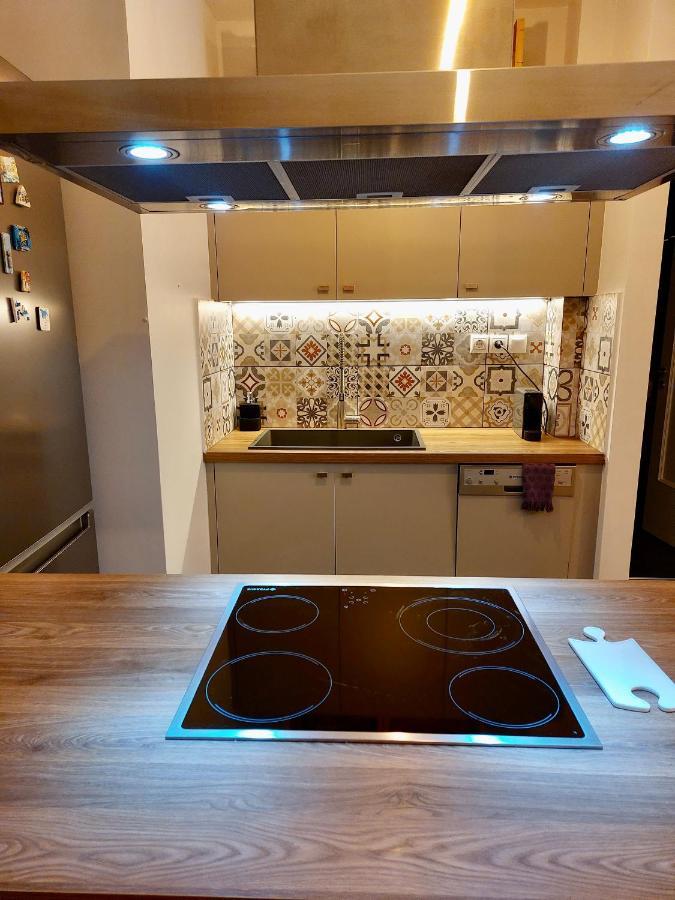 Christina-Anna Athens City Center Walking Distance To Everywhere And Acropolis, In One Of The Most Favorable Locations By National Gardens And Zoo, Hellenic Parliament In Syntagma And Stylish Exquisite Kolonaki Cozy Renovated Apartment Exterior photo